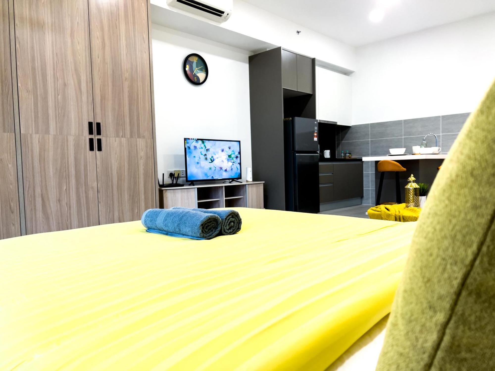 Bell - Klia Transit Hub - Erl Salak Tinggi Station - Apartment *