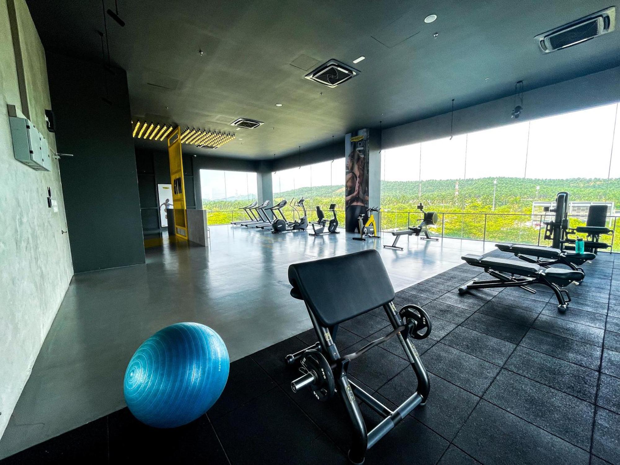 Bell - Klia Transit Hub - Erl Salak Tinggi Station -